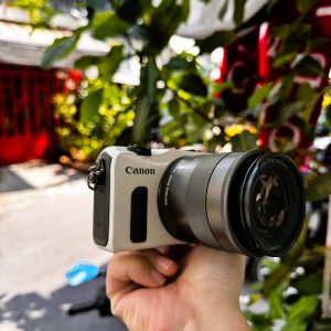 Máy ảnh Canon M kèm lens kit 15-45mm